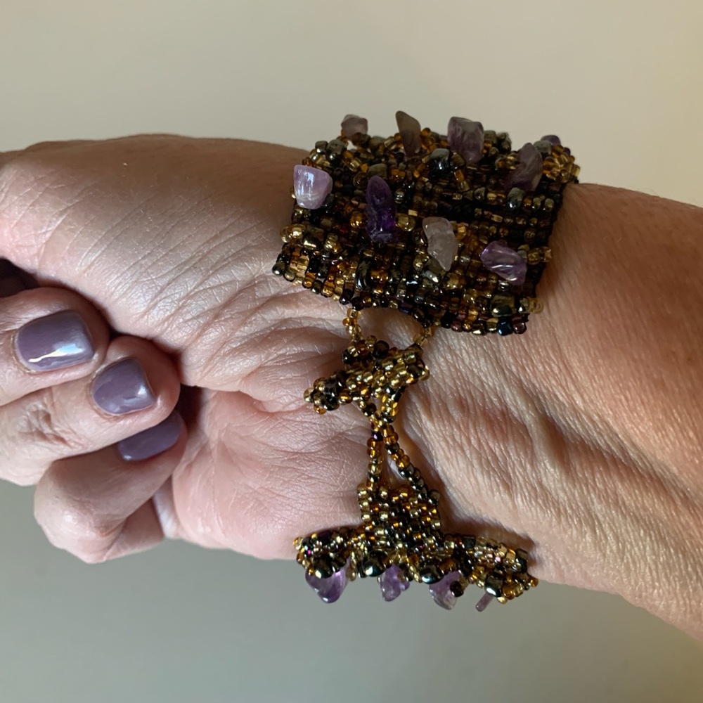 Floral Stretchy Beaded Bracelet - Picture 5 of 5